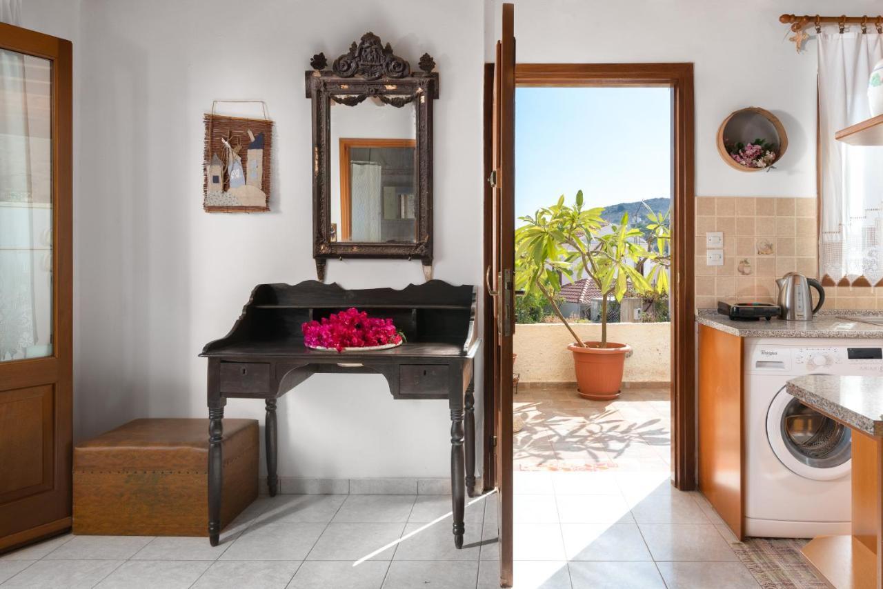 Little Karafillias Chalki House Chalki Town Exterior foto